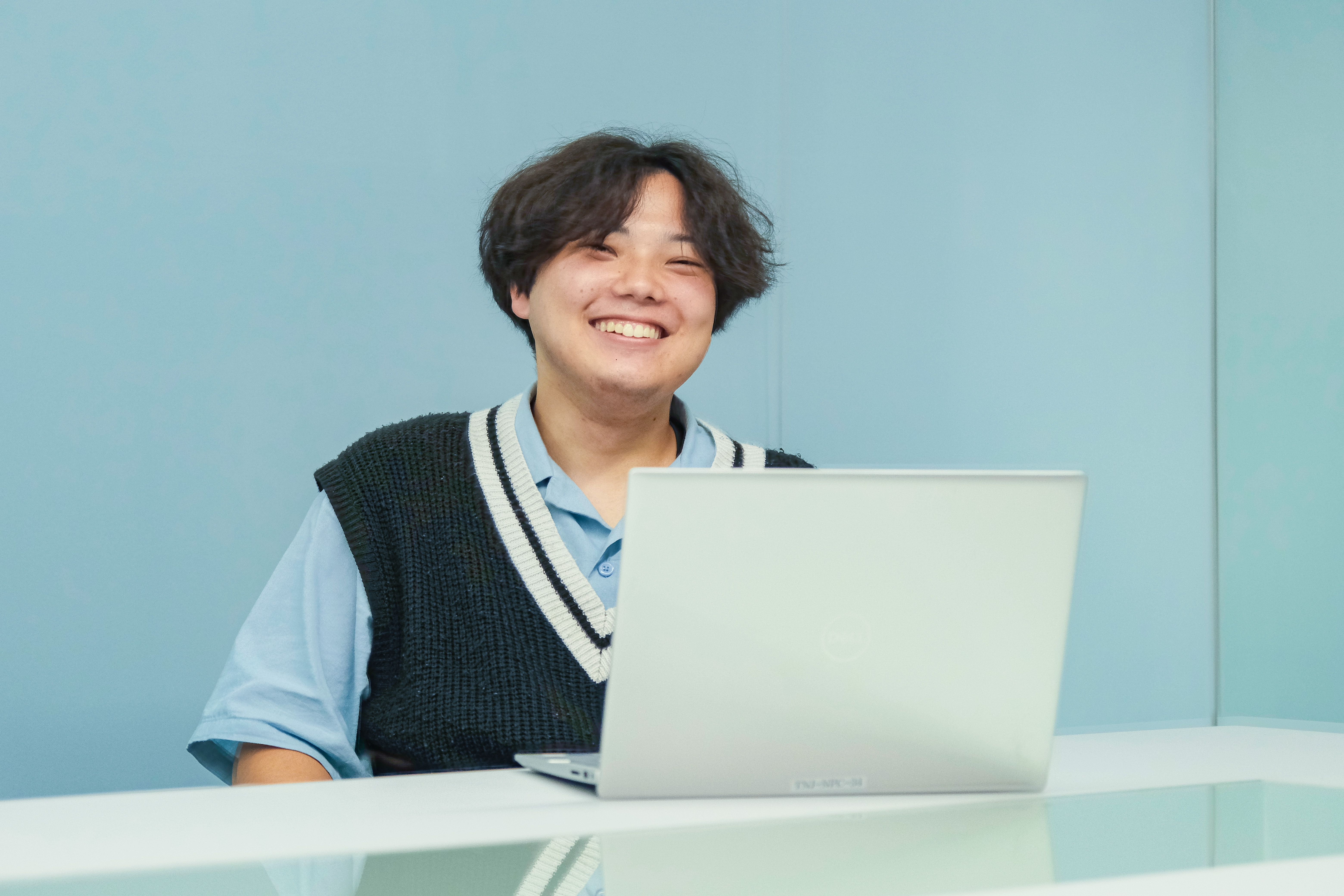 取材に答える株式会社ハーバルアイのご担当者